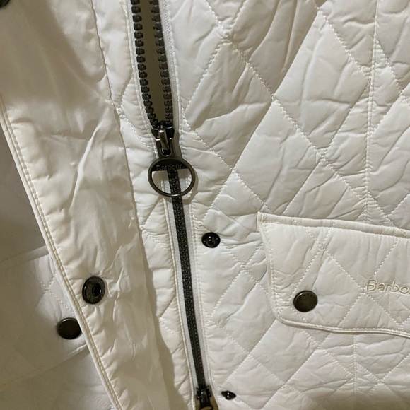BARBOUR CALARY QUILTED WHITE VEST- (NWOT) - Picture 6 of 10